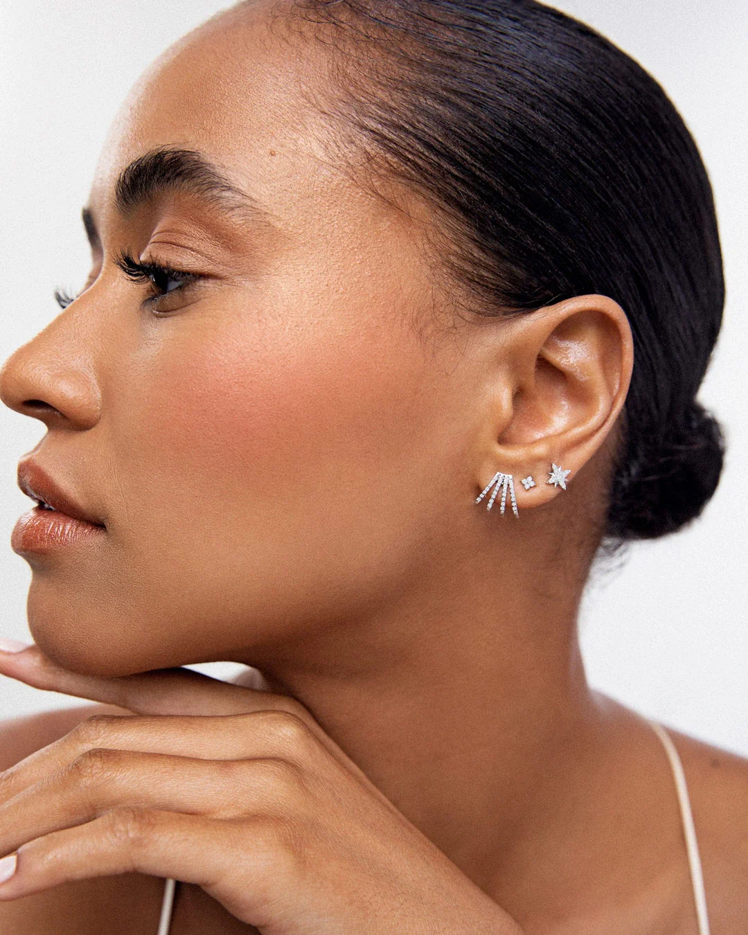 Pendientes Abril de Diamantes en Oro Blanco de 18 Kt - Image 3