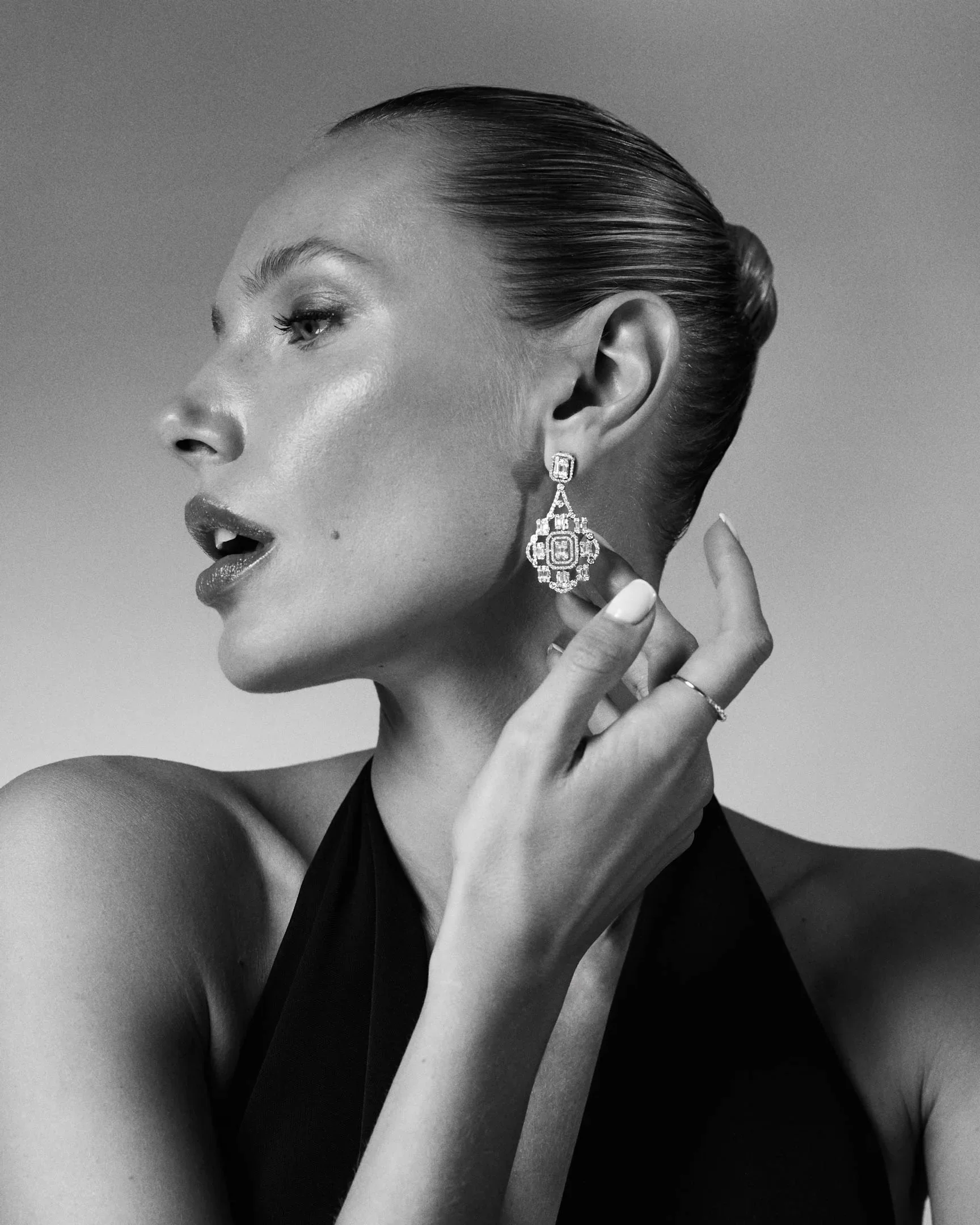 Pendientes Alhambra de Diamantes en Oro Blanco de 18 Kt - Image 3