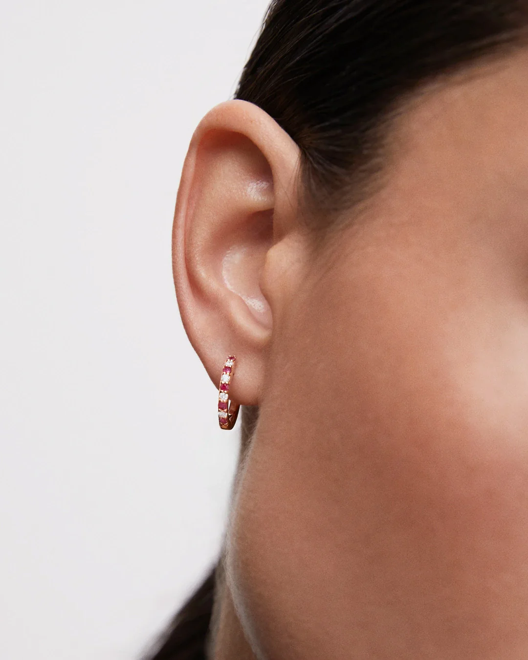 Pendientes Allegra de Rubíes y Diamantes en Oro Rosa de 18 Kt - Image 2