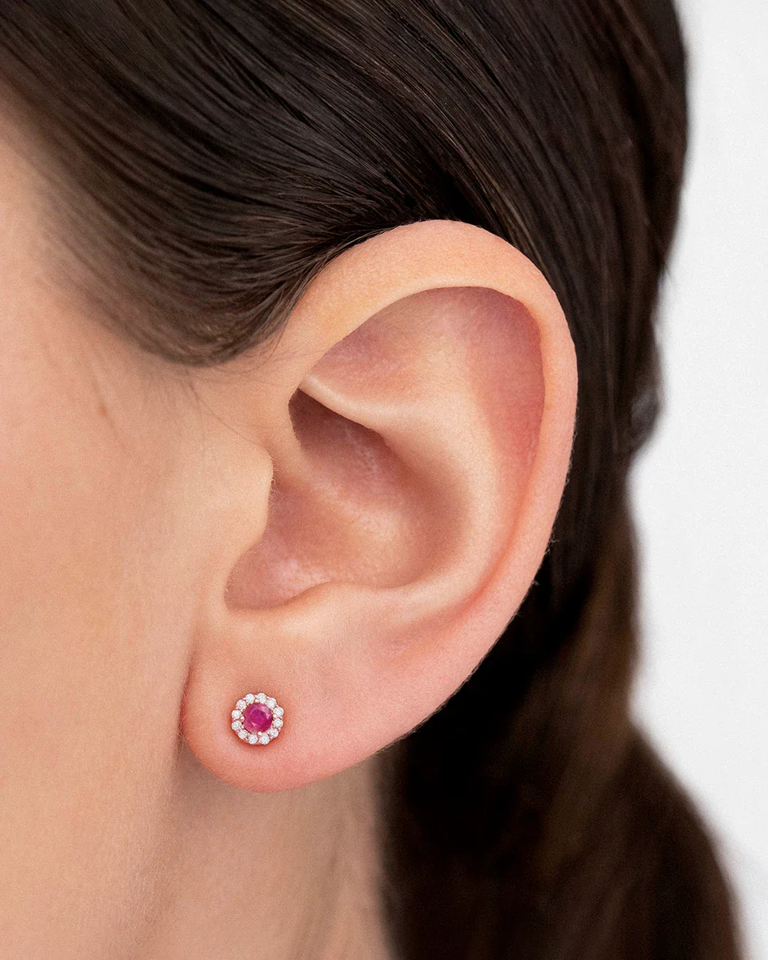 Pendientes Anette Mini de Rubí y Diamante en Oro Rosa de 18 Kt - Image 2