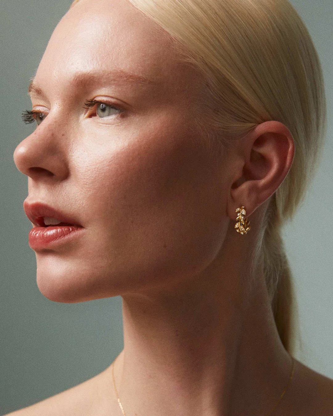 Pendientes de Aro Dafne de Diamantes en Oro Amarillo de 18 Kt - Image 2