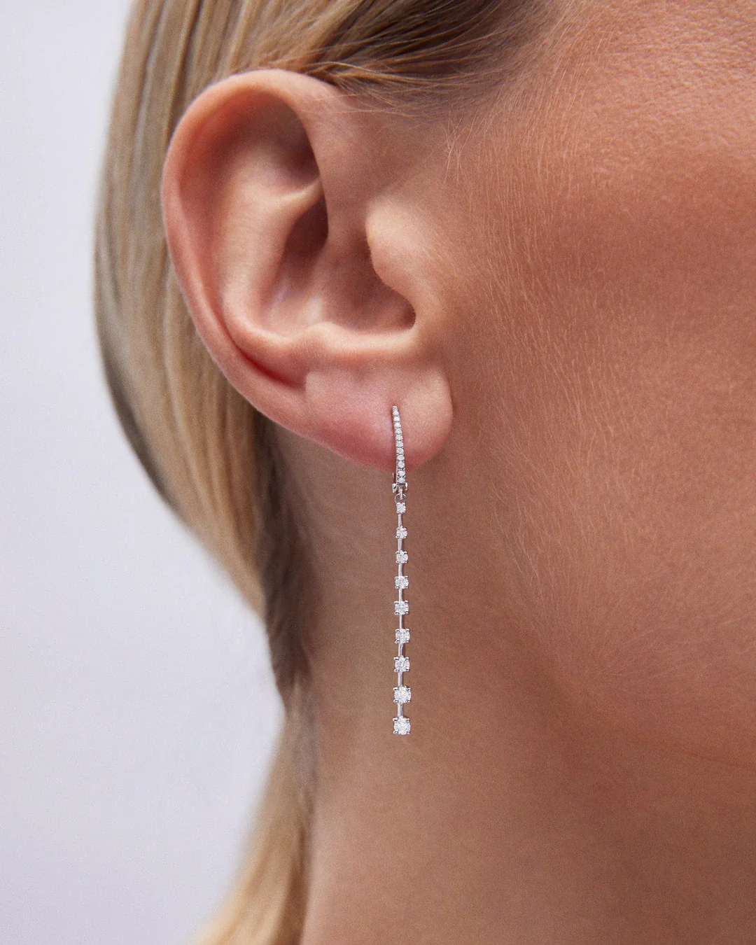 Pendientes Blanche de Diamantes en Oro Blanco de 18 Kt - Image 2