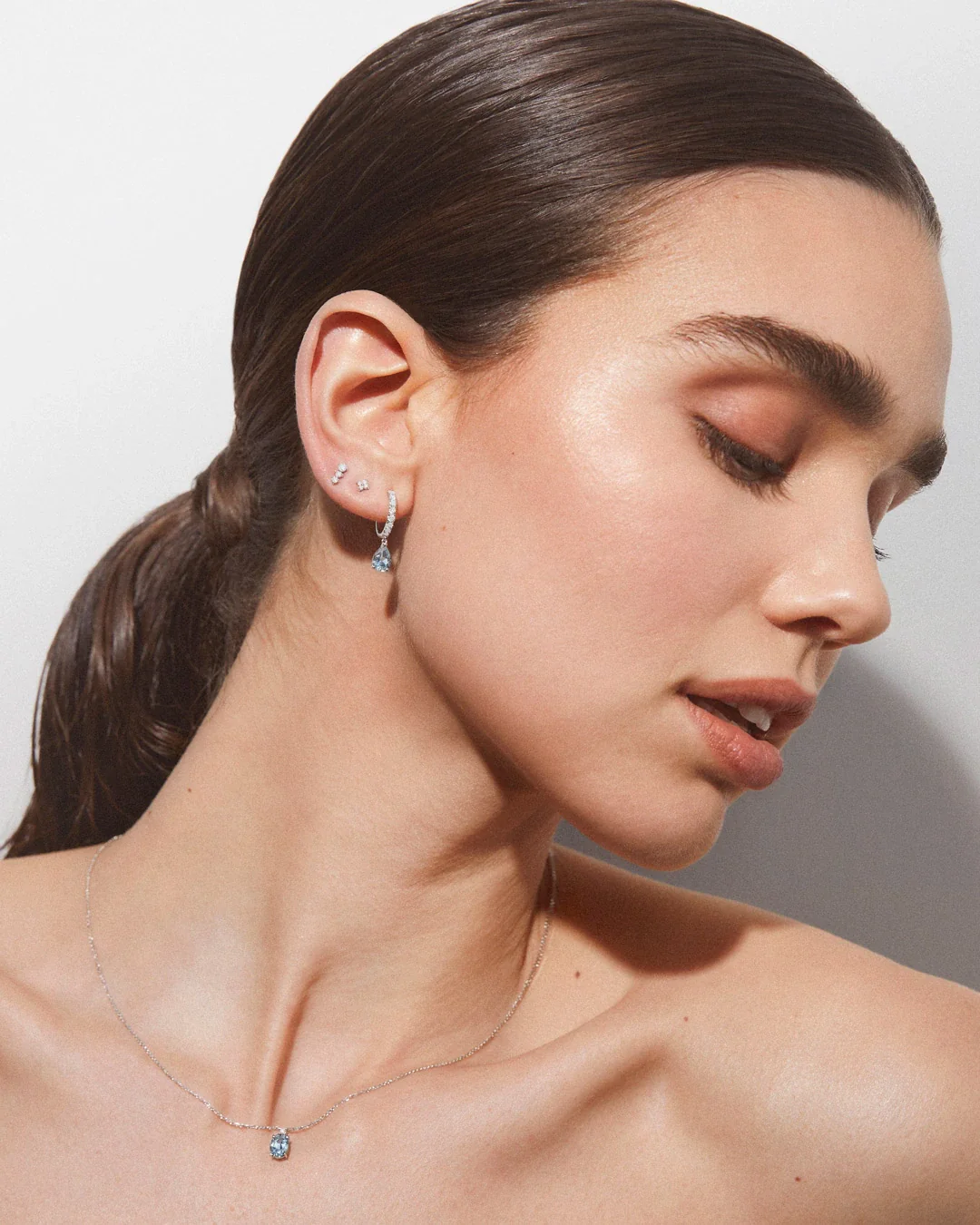 Pendientes Brooke de Aguamarinas y Diamantes en Oro Blanco de 18 Kt - Image 2