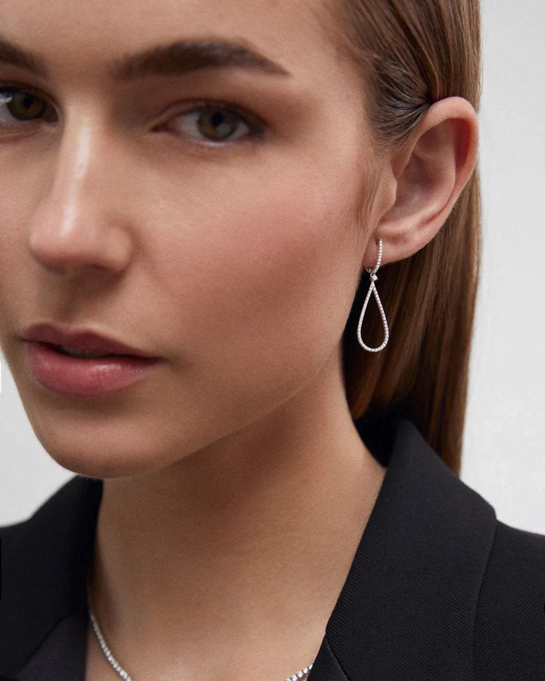 Pendientes Camille de Diamantes en Oro Blanco de 18 Kt - Image 2