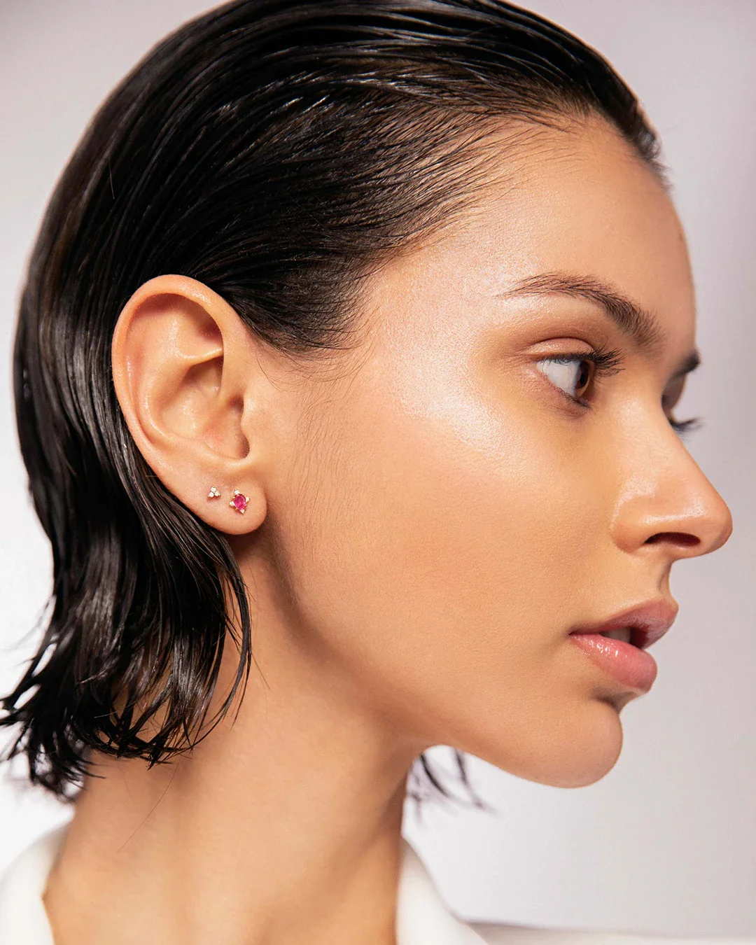 Pendientes Clover Mini de Diamantes en Oro Rosa de 18 Kt - Image 3