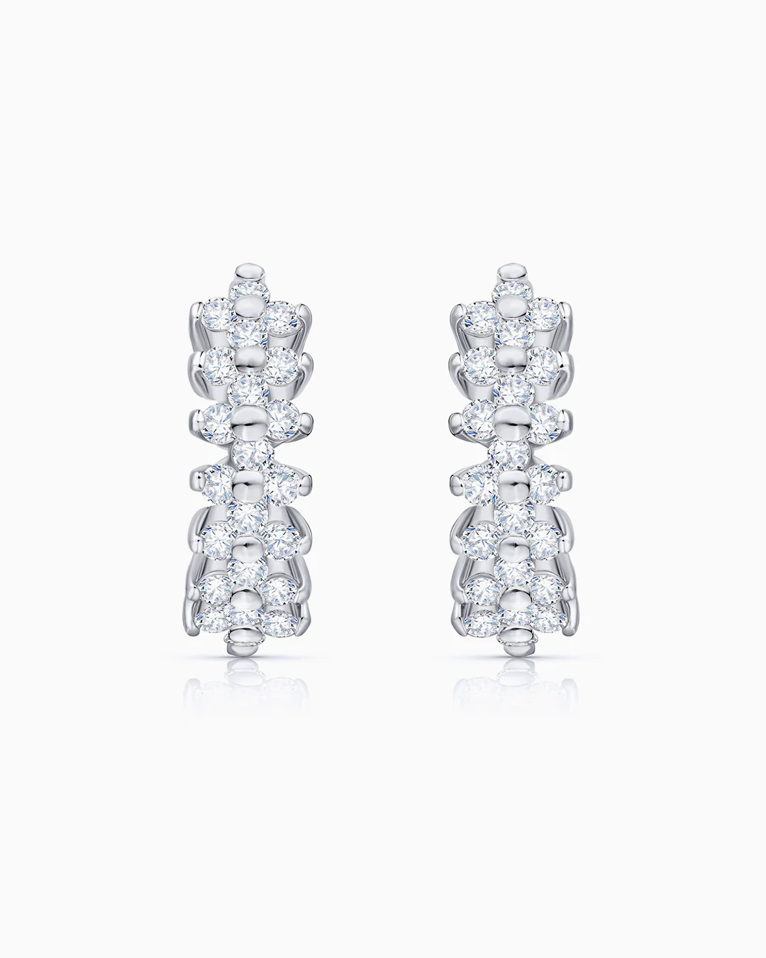 Pendientes Cross de Diamantes en Oro Blanco de 18 Kt - Image 2