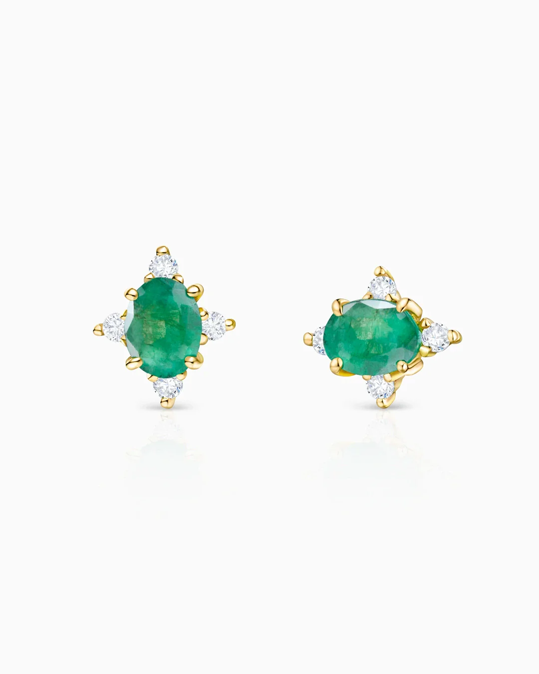 Pendientes Crown Oval de Esmeralda en Oro Amarillo de 18 Kt - Image 3