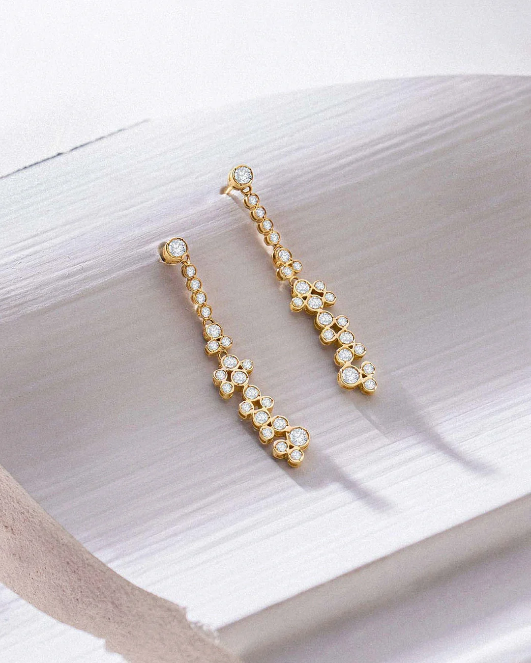 Pendientes Diamonds Waterfall en Oro Amarillo de 18 Kt - Image 5