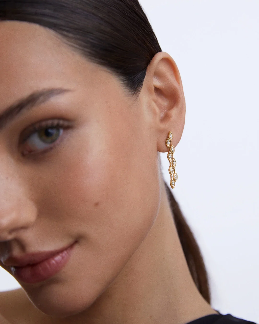 Pendientes Ember de Diamantes en Oro Amarillo de 18 Kt - Image 6