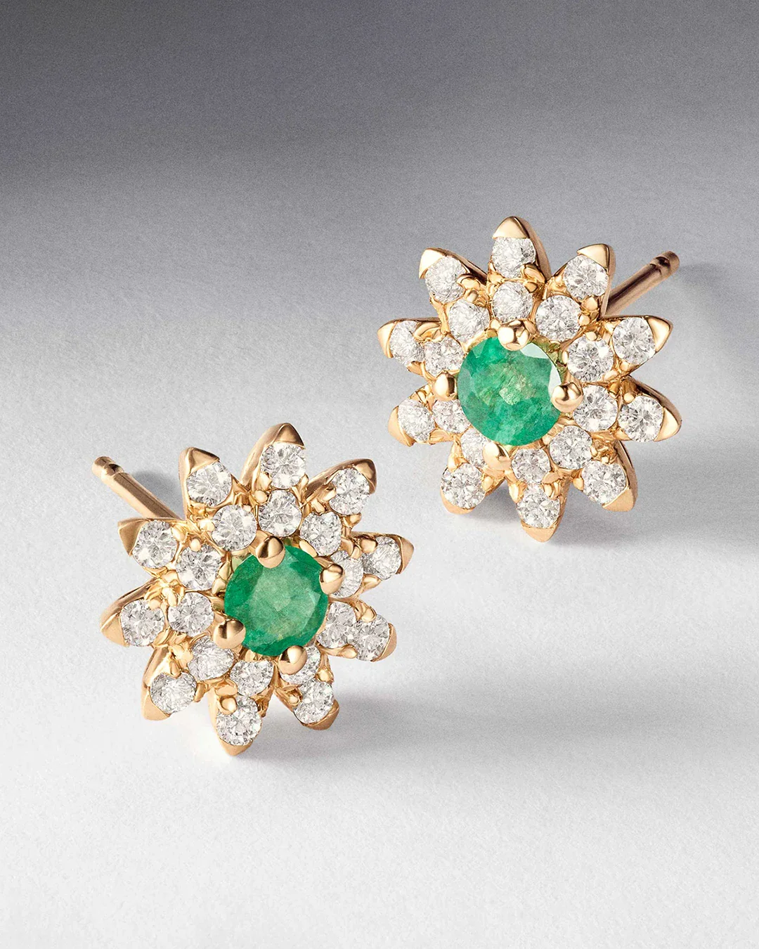 Pendientes Florence de Esmeraldas y Diamantes en Oro Amarillo de 18 Kt - Image 5