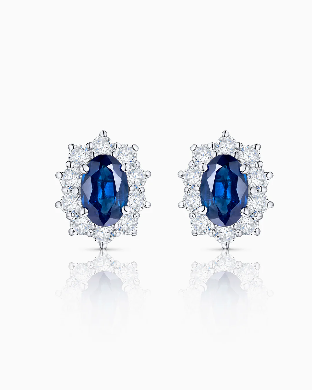 Pendientes Irem de Zafiros y Diamantes 0,55 Cts. en Oro Blanco de 18 Kt - Image 4