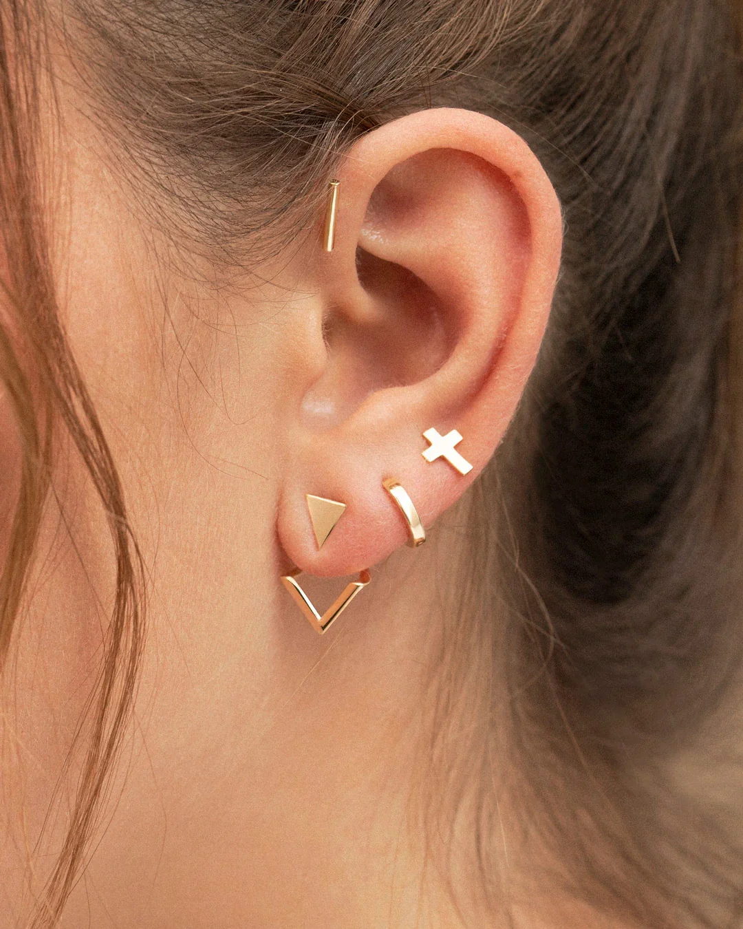 Pendientes Line en Oro Amarillo de 18 Kt - Image 3