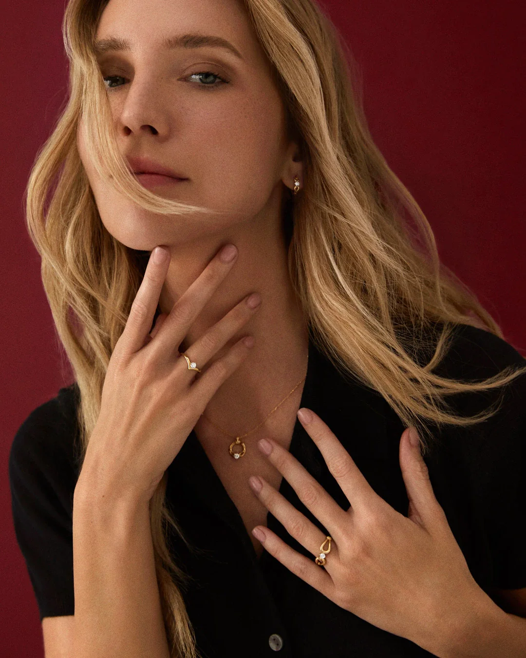 Pendientes Liora Nudo de Diamantes en Oro Amarillo de 18 kt - Image 3