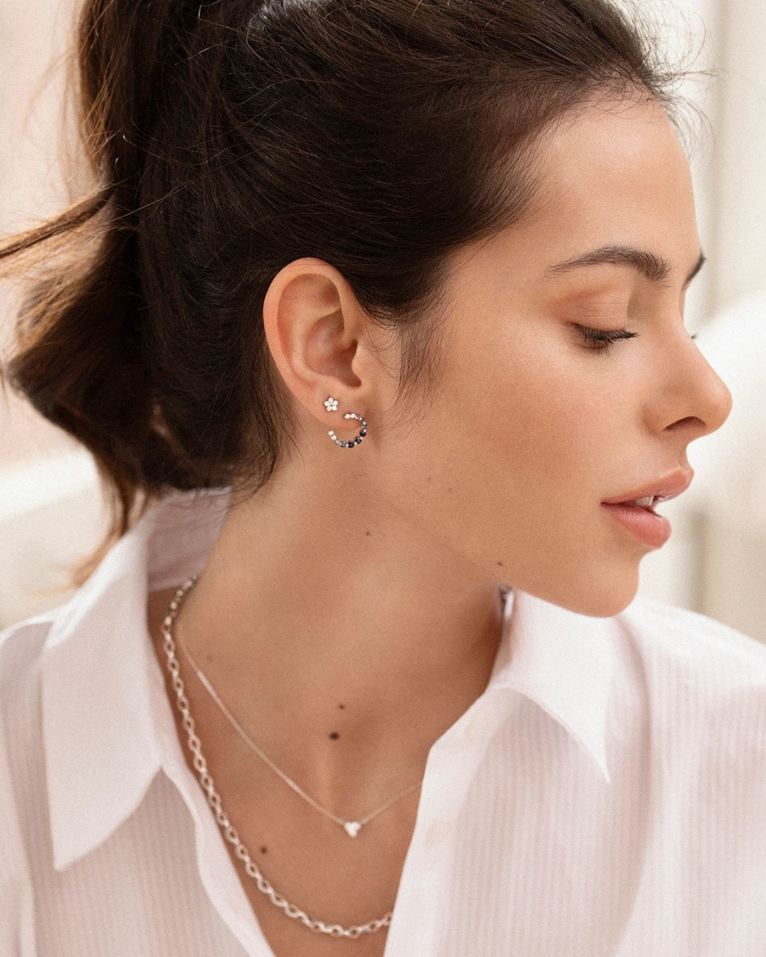Pendientes Lucie de Zafiros y Diamantes en Oro Blanco de 18 Kt - Image 3