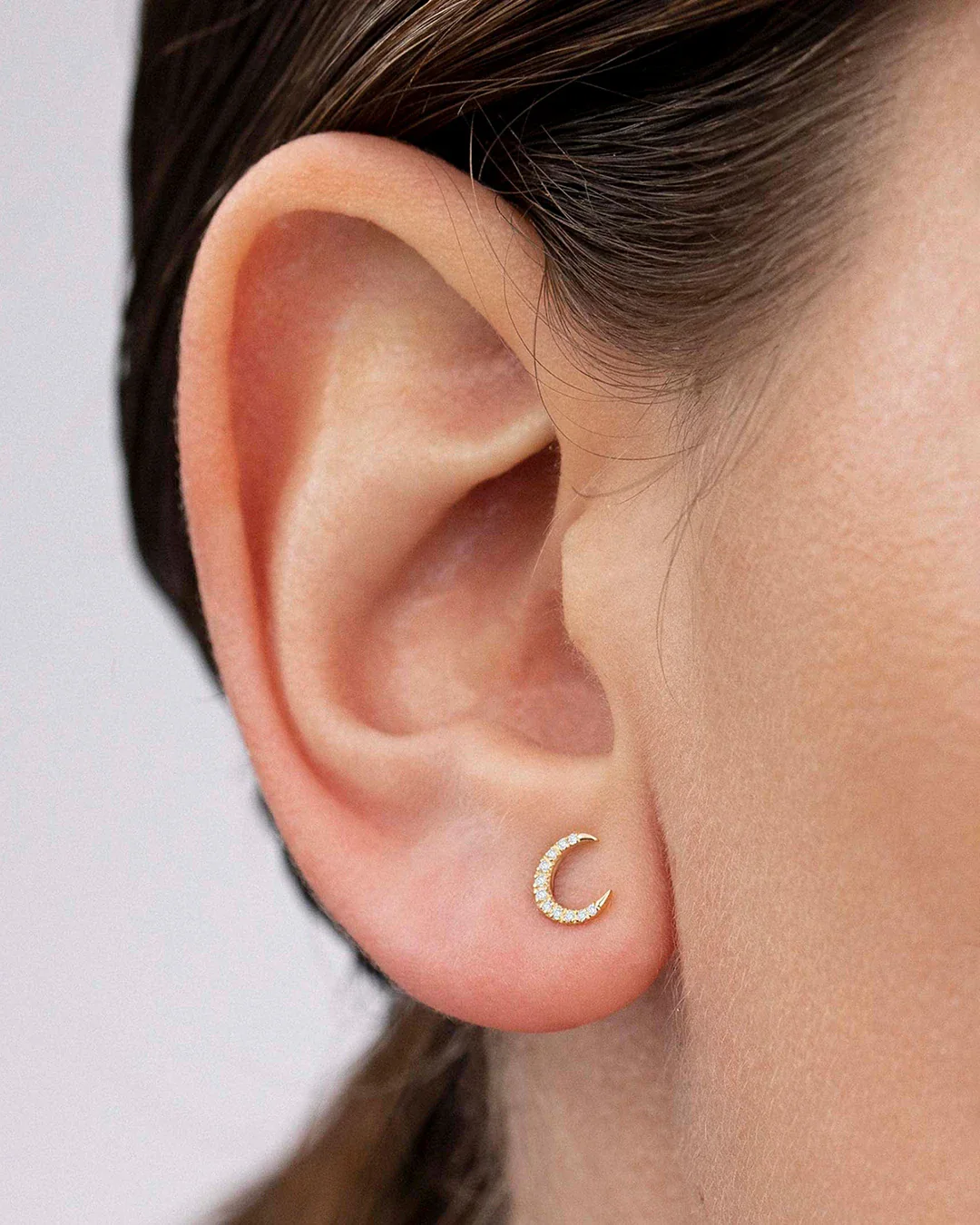 Pendientes Luna Moon Diamonds en Oro Amarillo de 18 Kt - Image 2