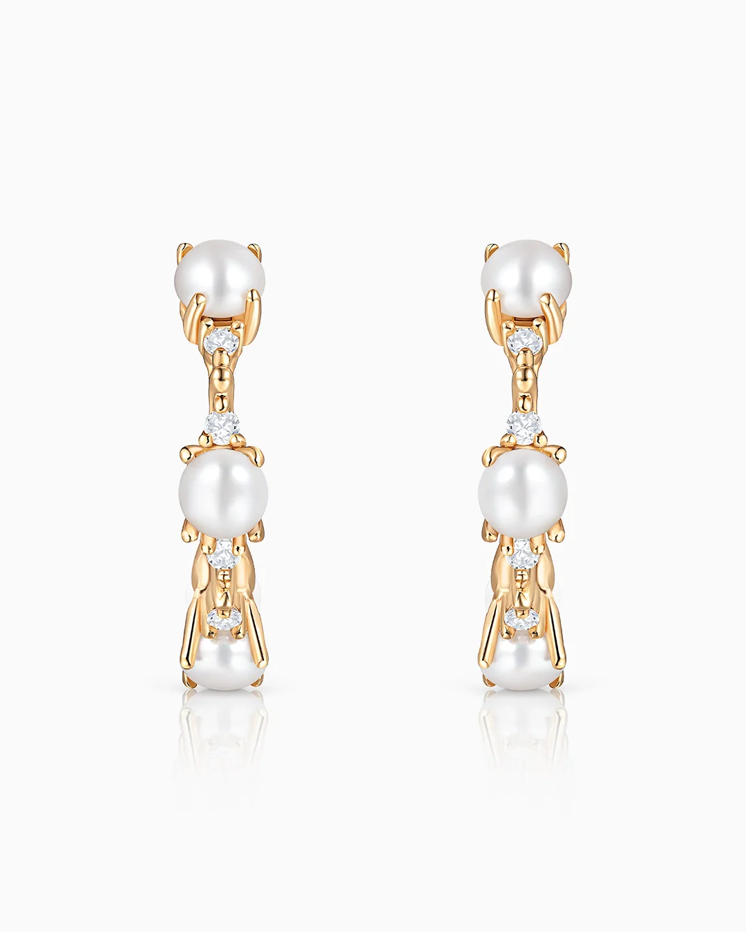 Pendientes Medio Aro Midnight Holly de Perlas y Diamantes en Oro Amarillo de 18 Kt - Image 4