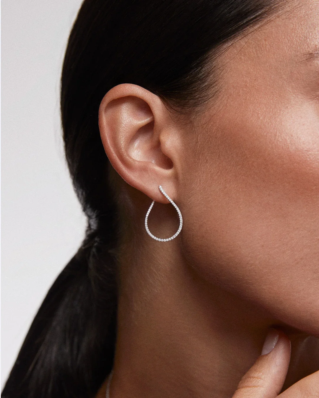Pendientes Naia de Diamantes en Oro Blanco de 18 Kt - Image 2