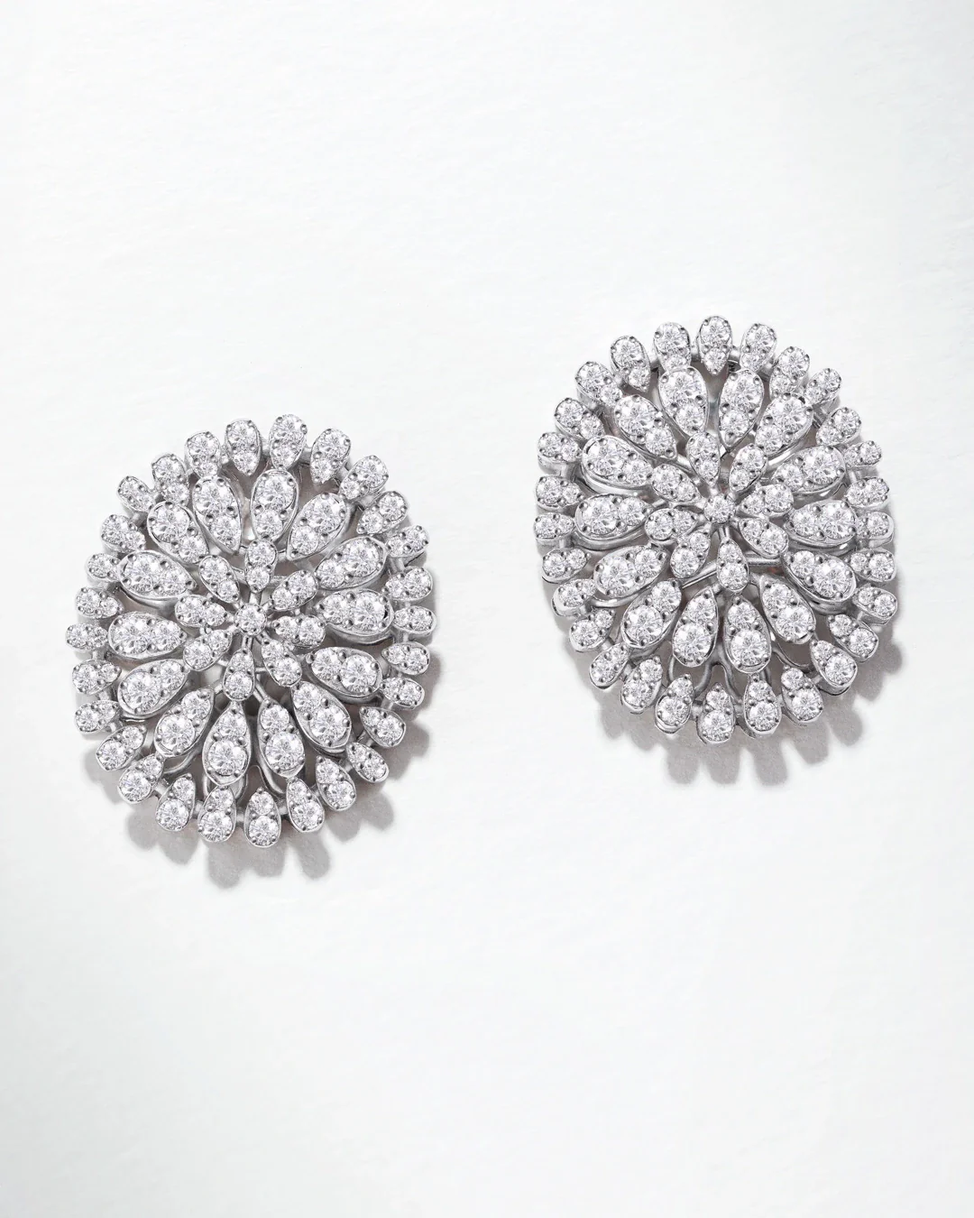 Pendientes Nala de Diamantes en Oro Blanco de 18 Kt - Image 4