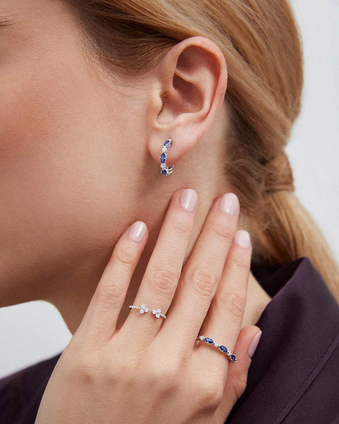 Pendientes Ondine de Zafiros y Diamantes en Oro Blanco de 18 Kt - Image 2