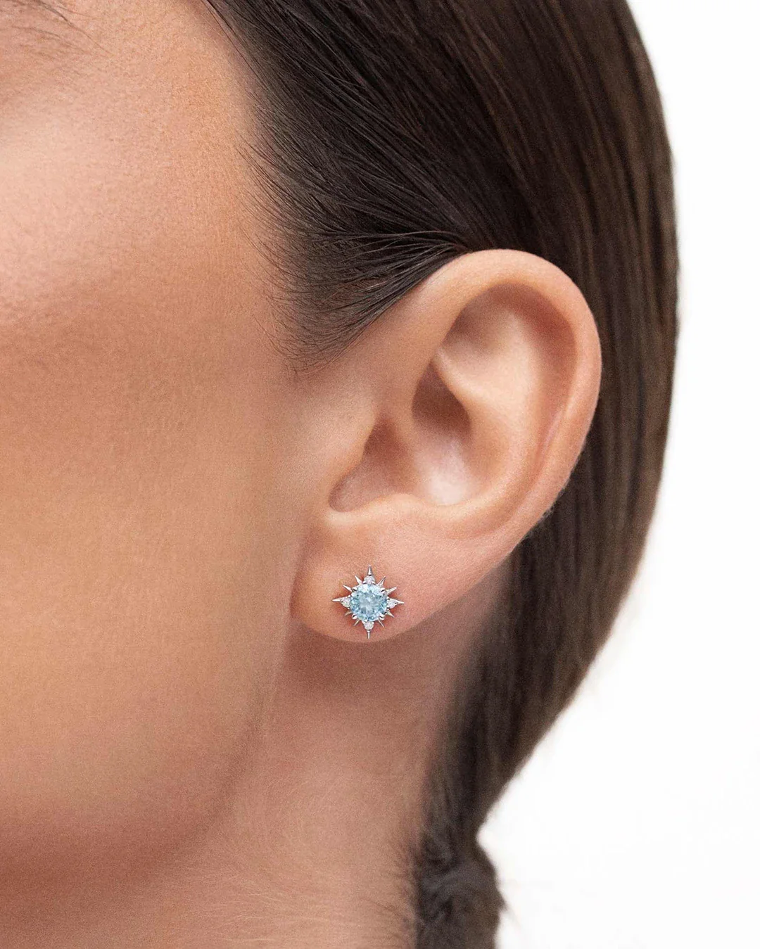 Pendientes Oursin de Aguamarina y Diamantes en Oro Blanco de 18 Kt - Image 2