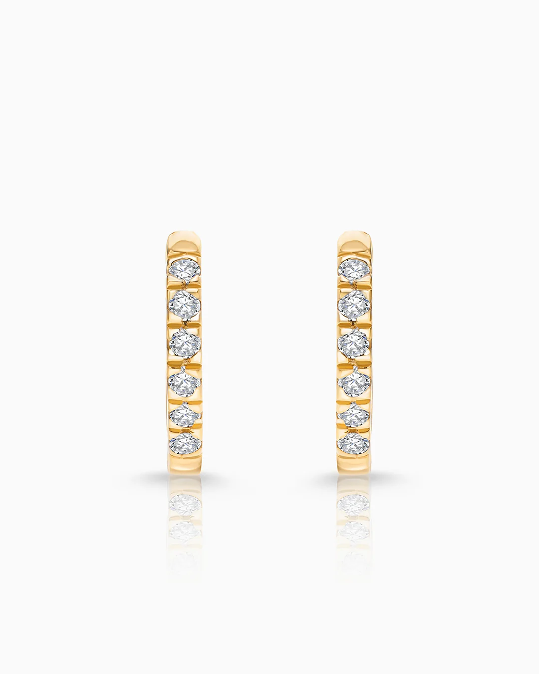 Pendientes Petite Diamonds Aro MINI en Oro Amarillo de 18 Kt - Image 4