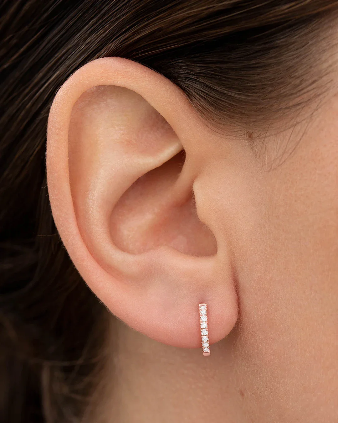 Pendientes Petite Diamonds Aro en Oro Rosa de 18 Kt - Image 2