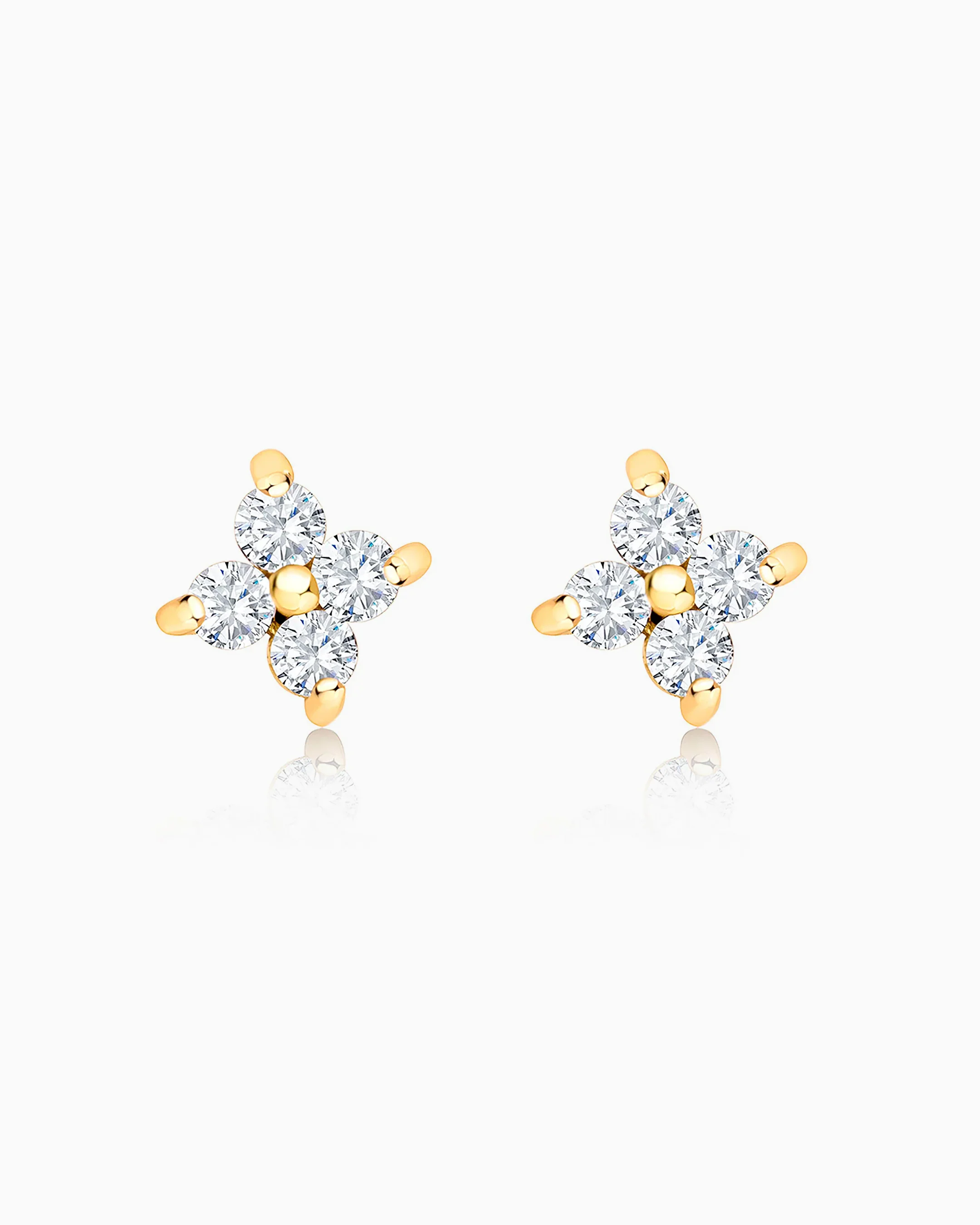 Pendientes Petite Diamonds Cross en Oro Amarillo de 18 Kt - Image 4
