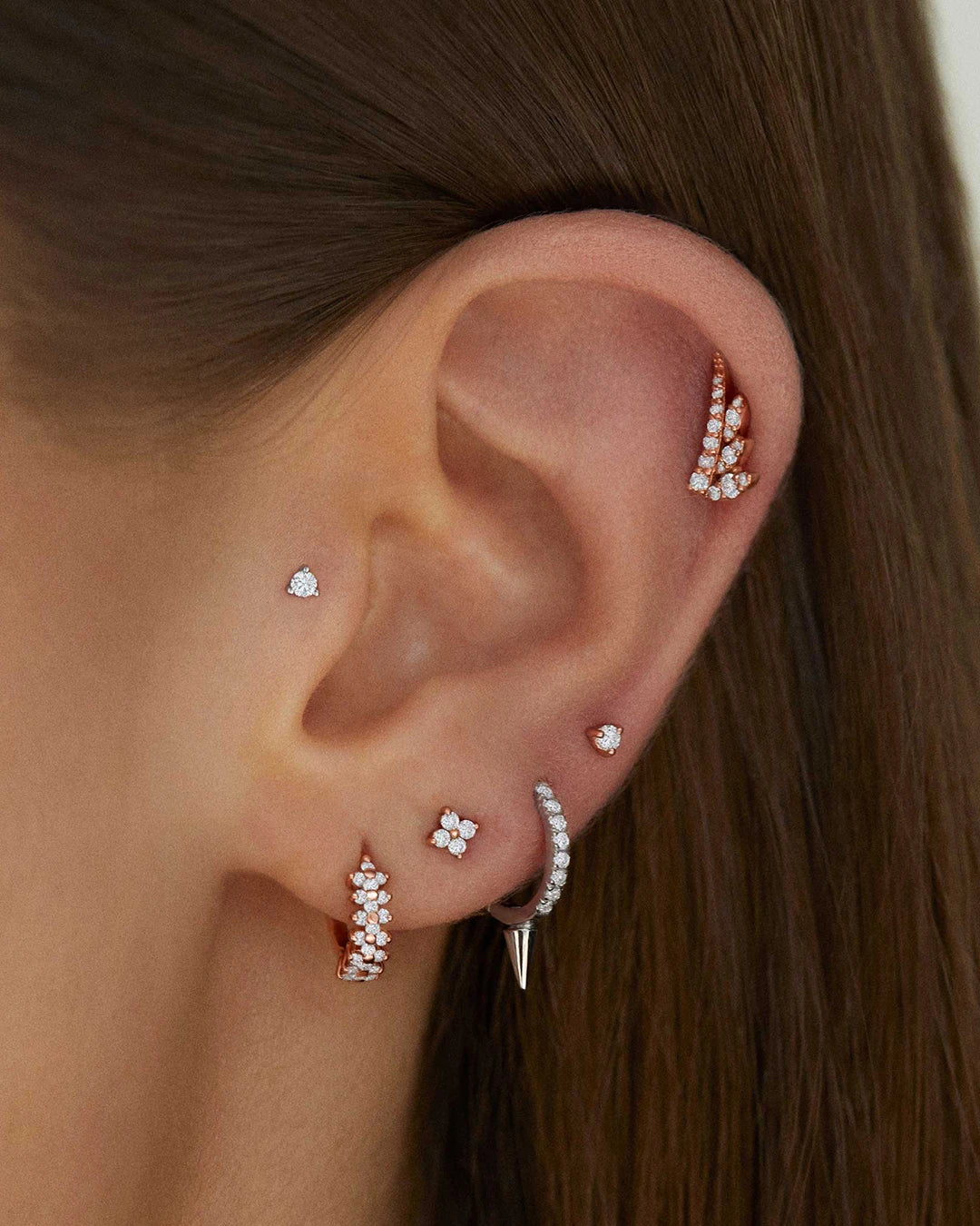 Pendientes Petite Diamonds Cross en Oro Rosa de 18 Kt - Image 3