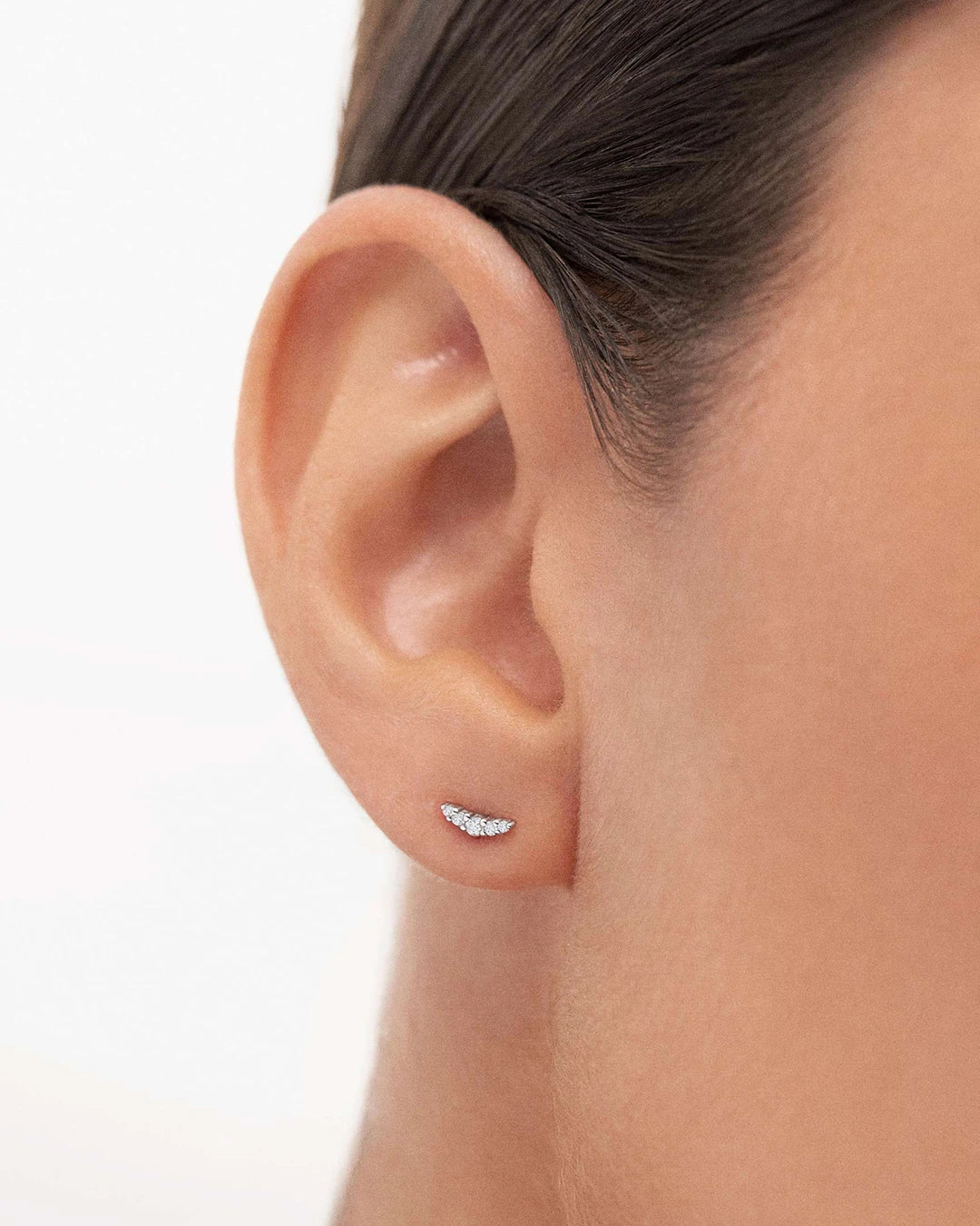 Pendientes Petite Diamonds Wave en Oro Blanco de 18 Kt - Image 2