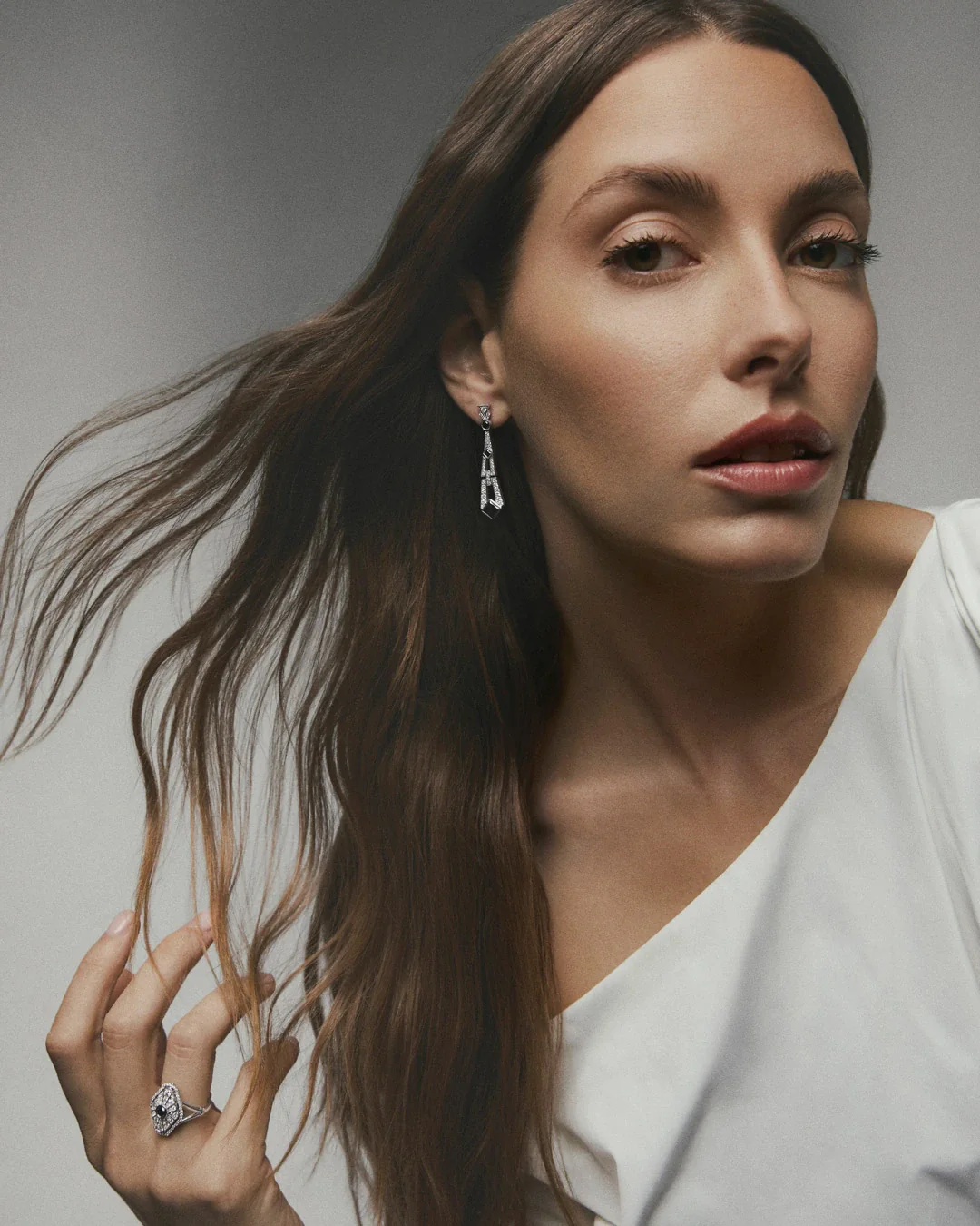 Pendientes Rita de Diamantes en Oro Blanco de 18 kt - Image 2