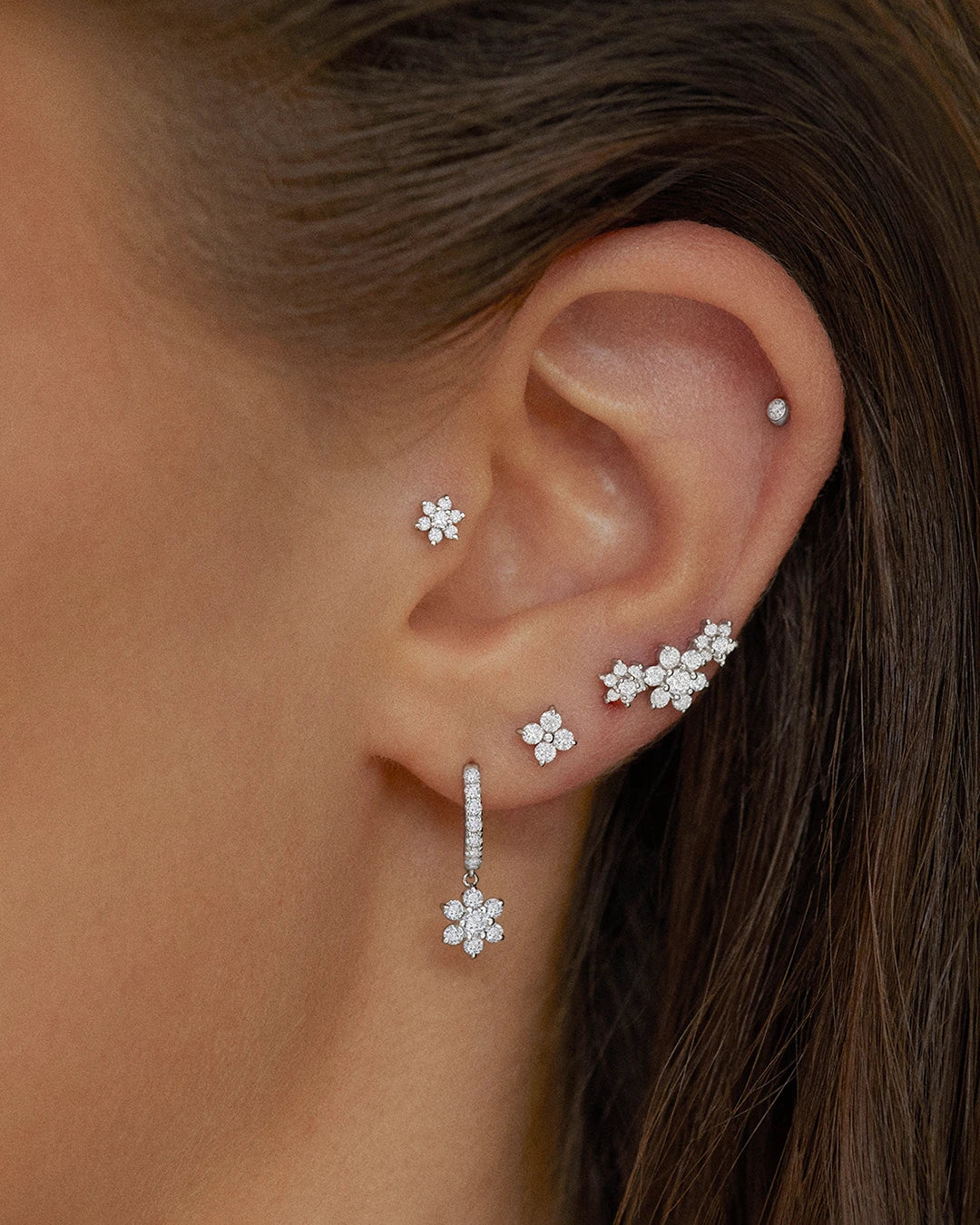 Pendientes Rosette Aro de Diamantes en Oro Blanco de 18 Kt - Image 2
