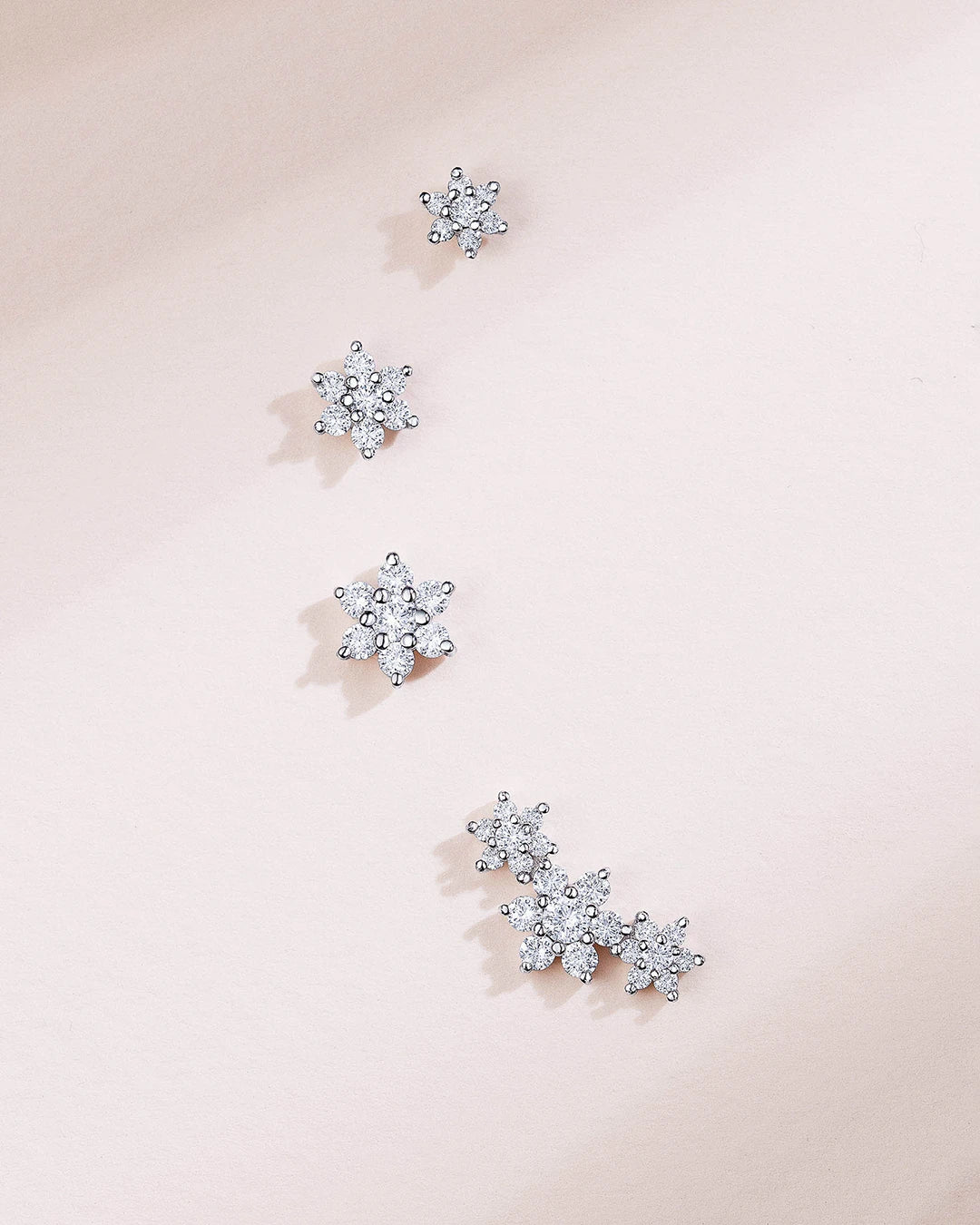 Pendientes Rosette de Diamantes en Oro Blanco de 18 Kt - Image 5