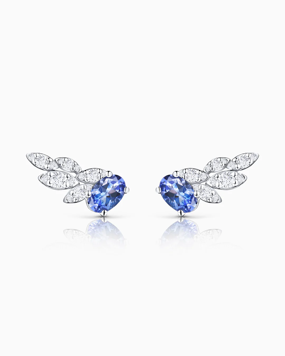 Pendientes Trepadores Indigo Jay de Tanzanitas y Diamantes en Oro Blanco de 18 Kt - Image 4