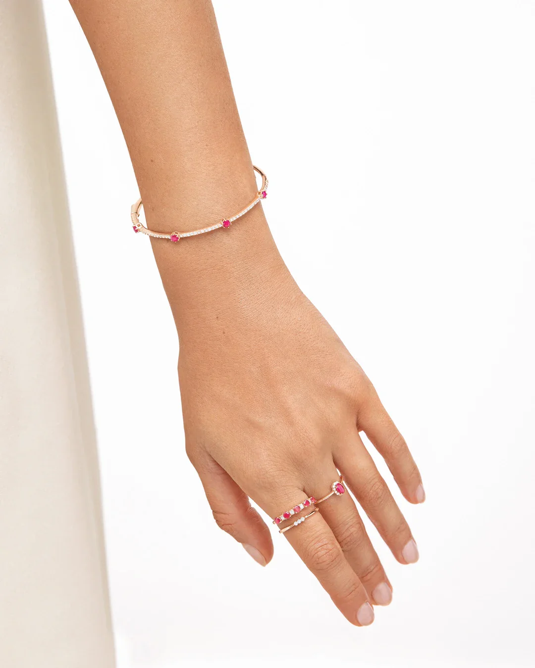 Pulsera Nina de Rubíes y Diamantes en Oro Rosa de 18 Kt - Image 2