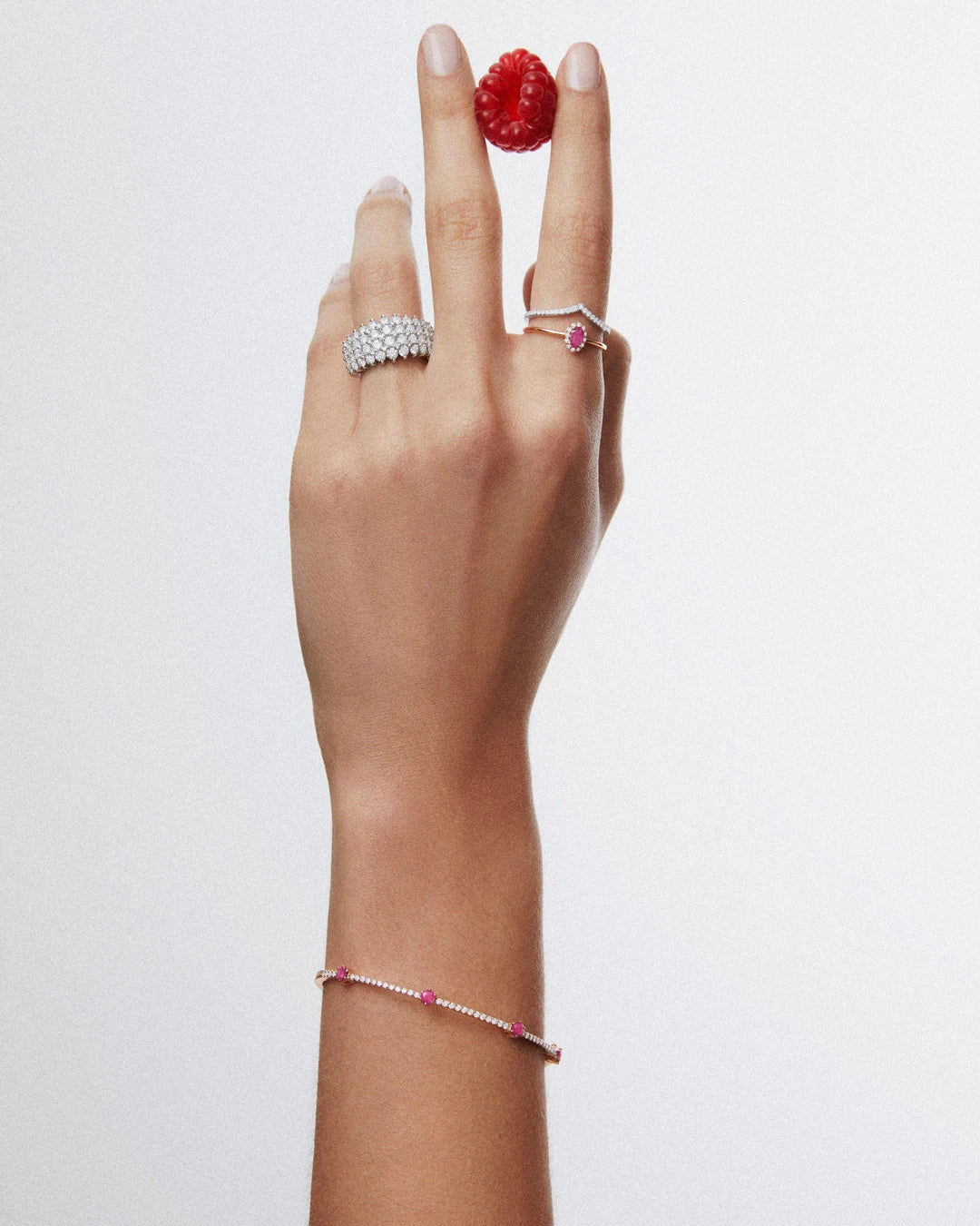 Pulsera Nina de Rubíes y Diamantes en Oro Rosa de 18 Kt - Image 3