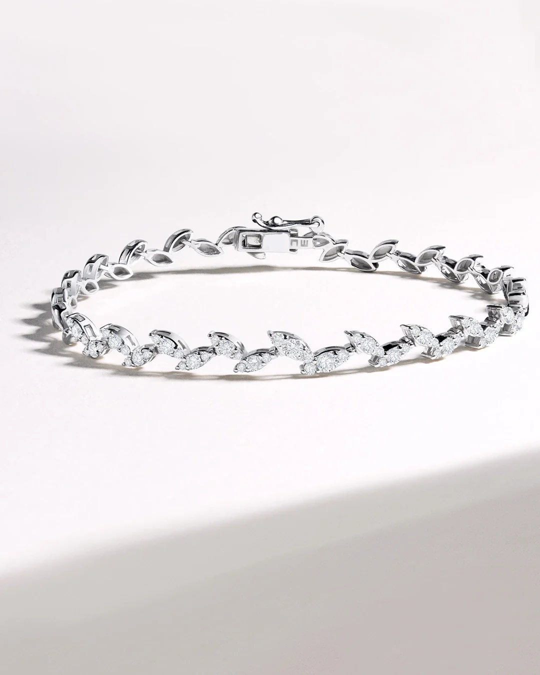 Pulsera Willow de Diamantes en Oro Blanco de 18 Kt - Image 4