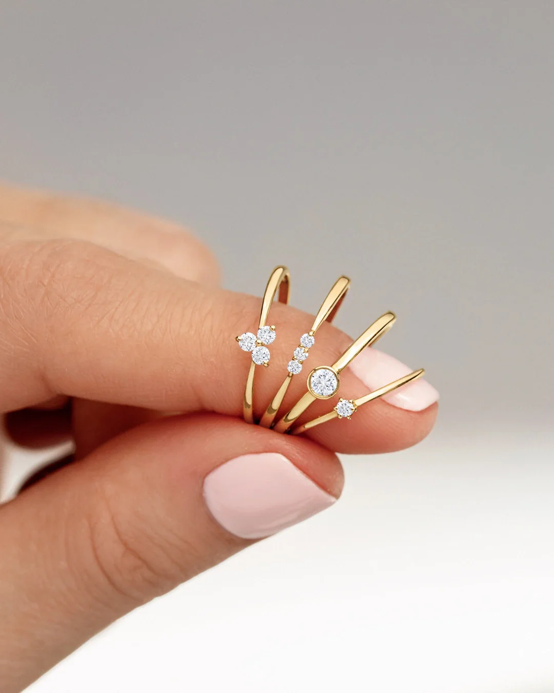 Solitario Petite Diamonds en Oro Amarillo de 18 Kt - Image 3
