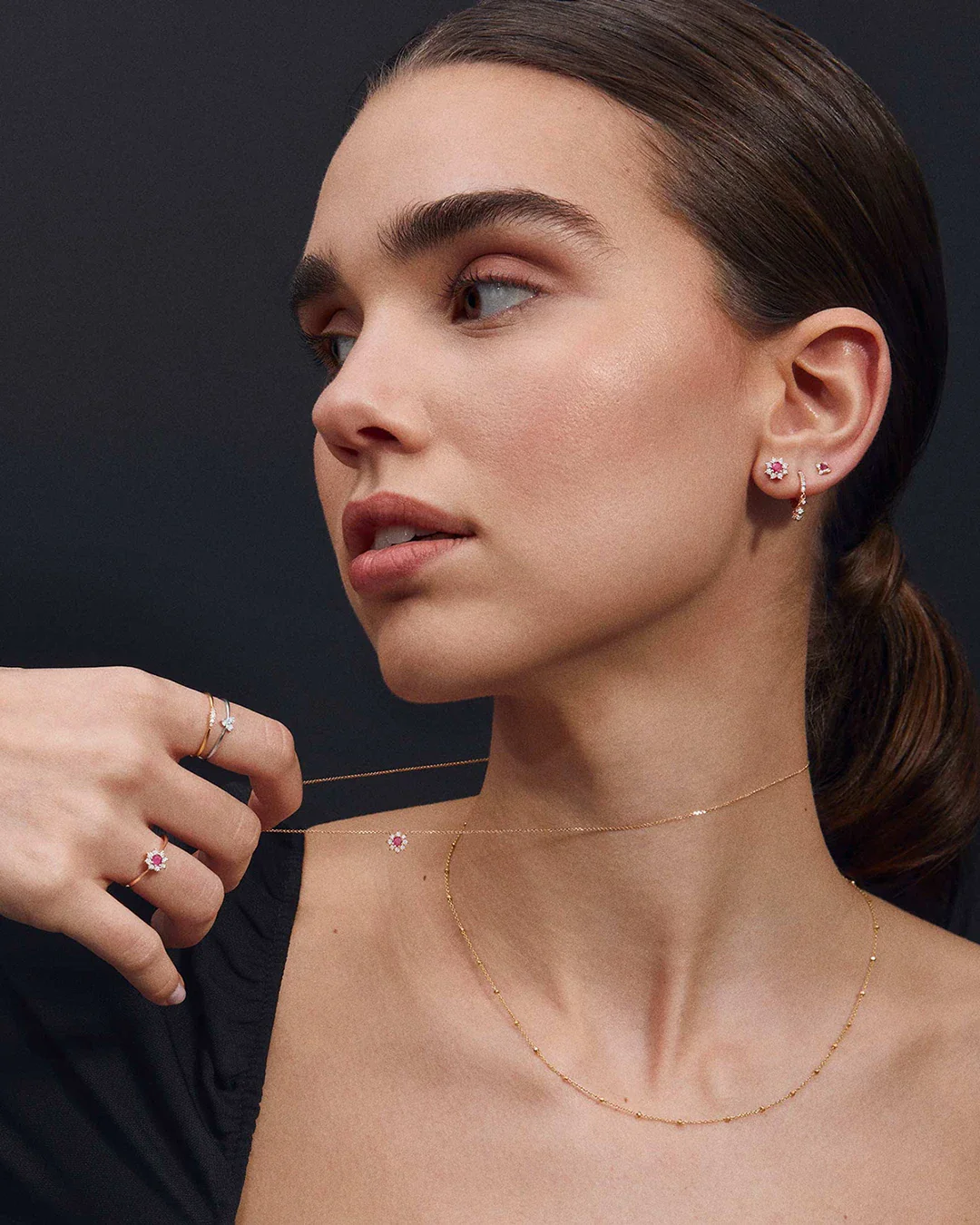 Sortija Astrid de Rubí y Diamantes en Oro Rosa de 18 Kt - Image 2