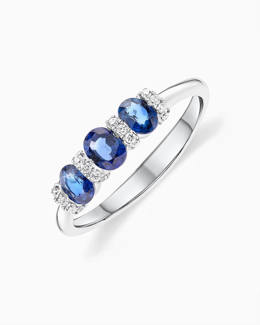 Sortija Blair de Zafiros y Diamantes en Oro Blanco de 18 Kt