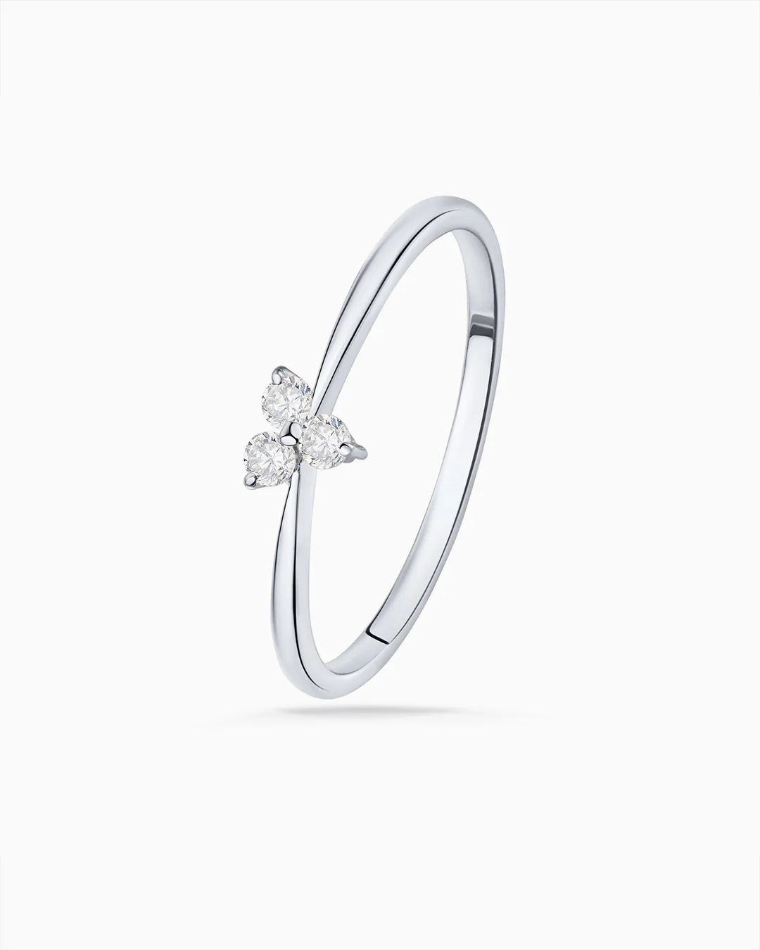 Sortija Clover de Diamantes en Oro Blanco de 18 Kt - Image 3