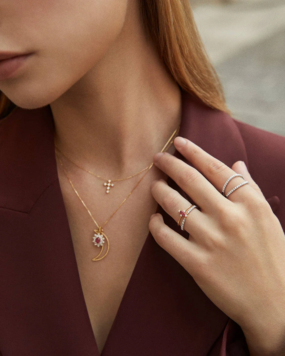 Sortija Crown Marquise de Rubí en Oro Amarillo de 18 Kt - Image 3