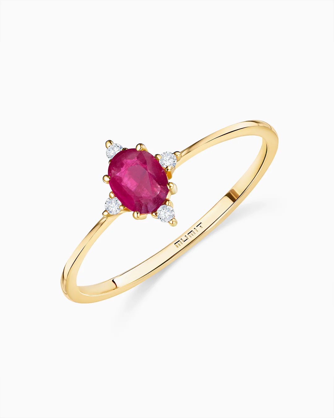 Sortija Crown Oval de Rubí en Oro Amarillo de 18 Kt