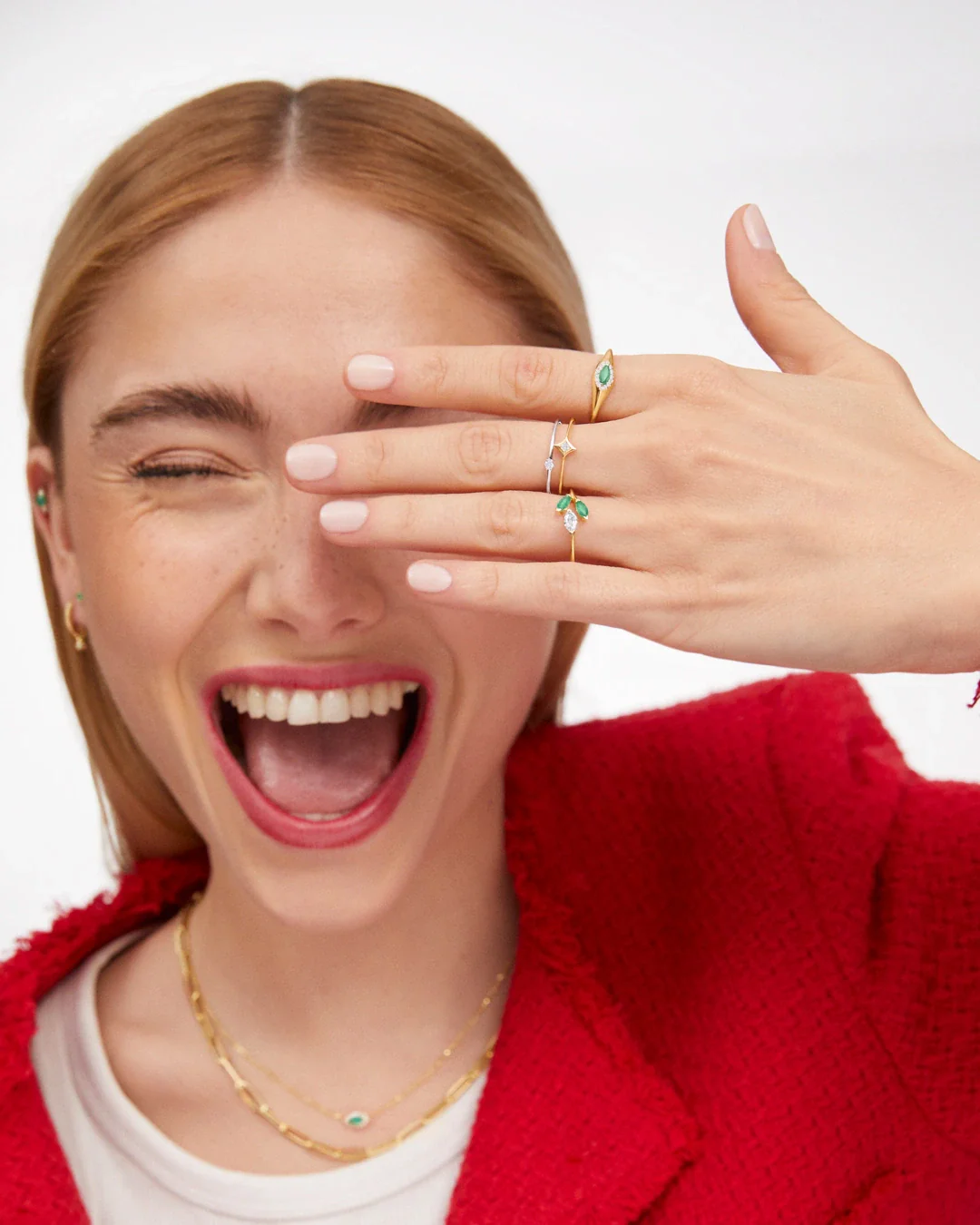Sortija Ever de Esmeralda y Diamantes en Oro Amarillo de 18 Kt - Image 3