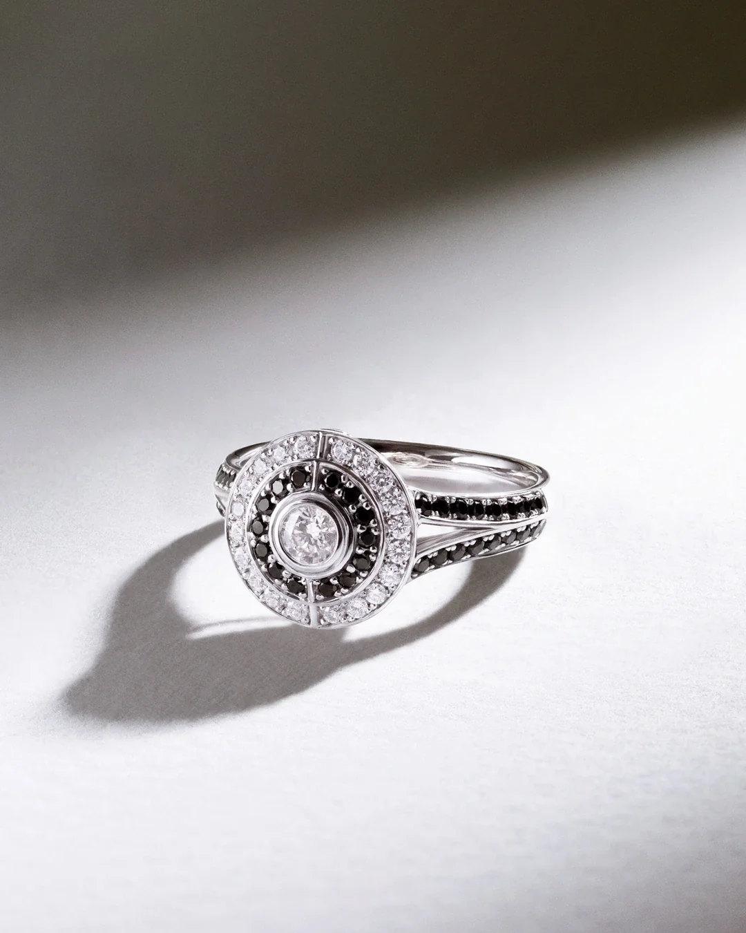Sortija Greta de Diamantes en Oro Blanco de 18 Kt - Image 6