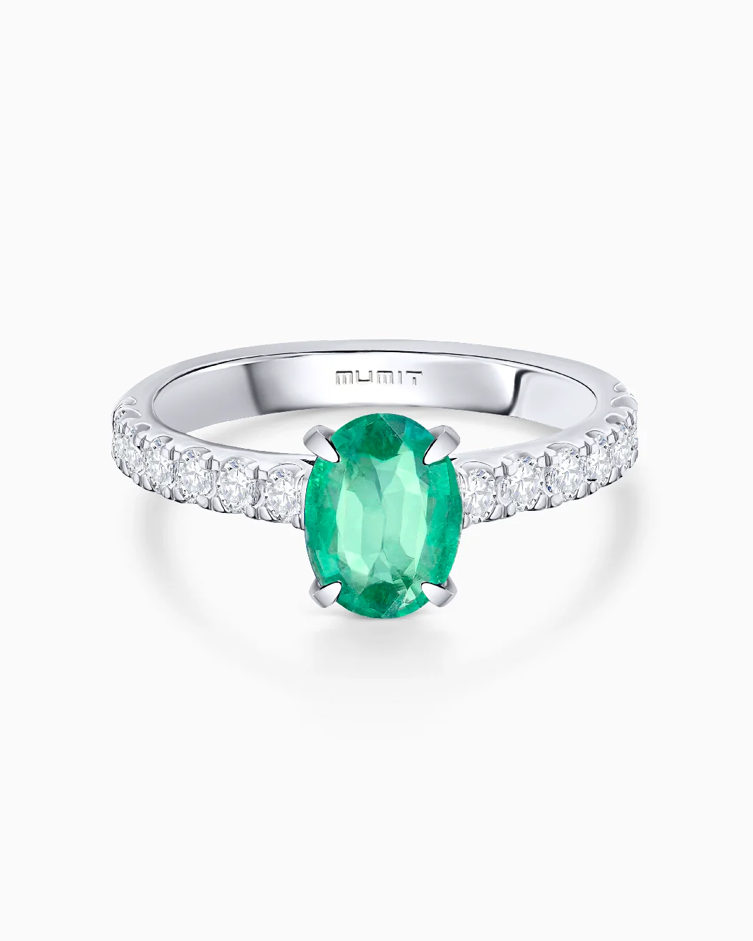 Sortija Ivy de Esmeralda y Diamantes 0,50 Cts. en Oro Blanco de 18 Kt