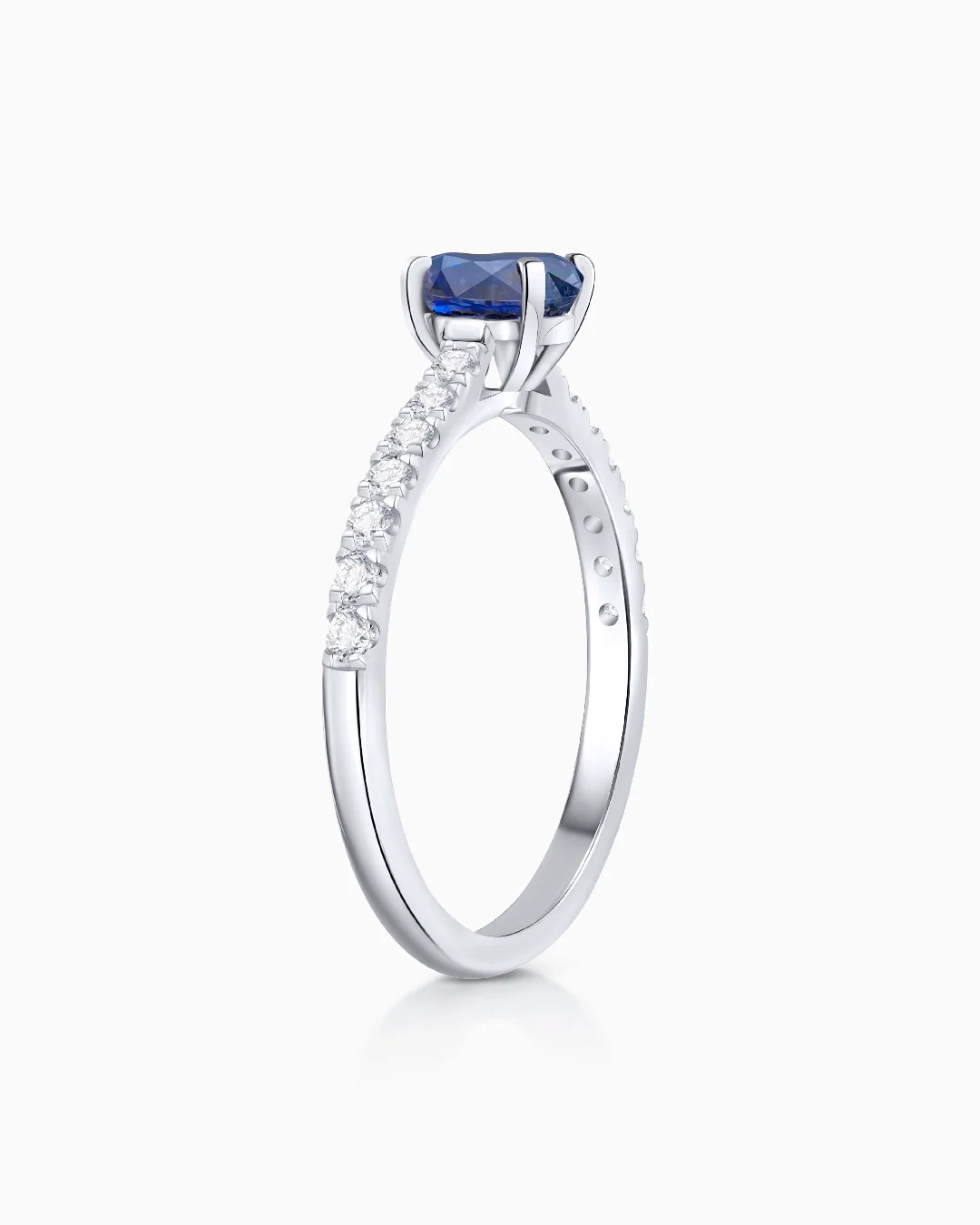 Sortija Ivy de Zafiro y Diamantes 0,32 Cts. en Oro Blanco de 18 Kt - Image 4