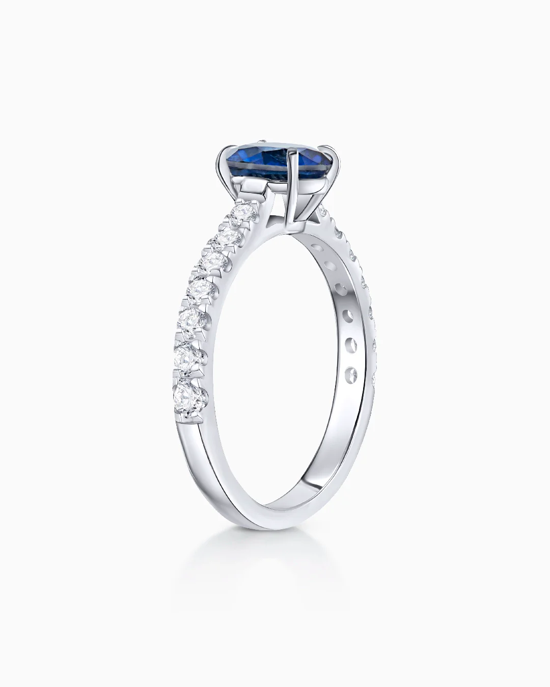 Sortija Ivy de Zafiro y Diamantes 0,42 Cts. en Oro Blanco de 18 Kt - Image 4