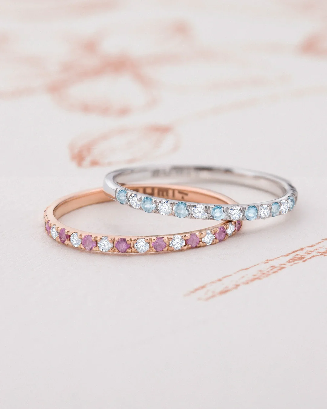 Sortija Media Alianza Milett Diamantes y Aguamarinas en Oro Blanco de 18 Kt - Image 4