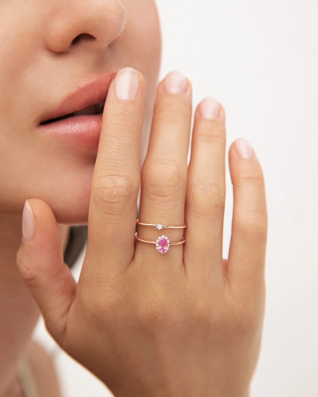 Sortija Nina de Zafiro Rosa y Diamantes en Oro Rosa de 18 Kt - Image 2