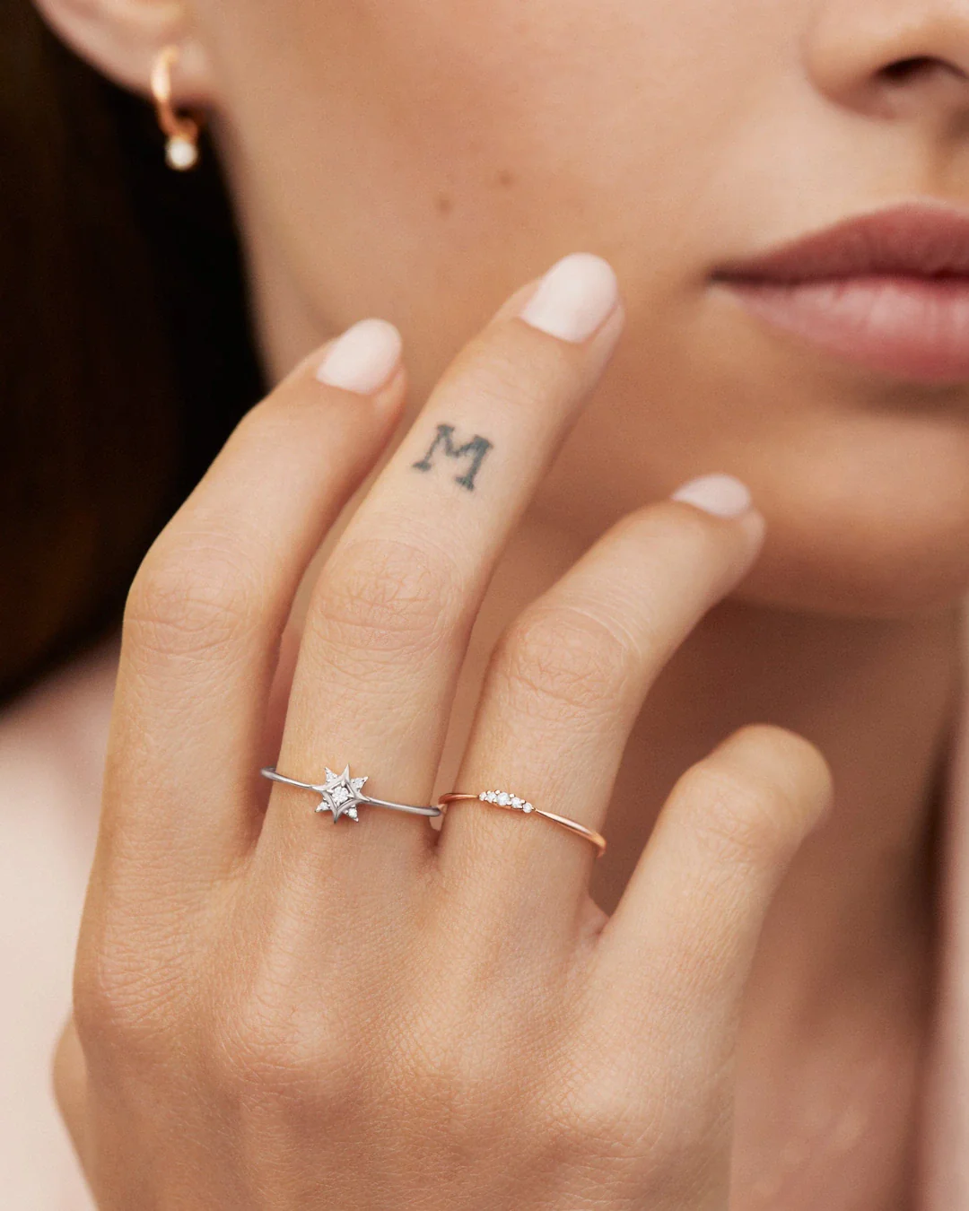 Sortija Petite Diamonds Wave en Oro Rosa de 18 Kt - Image 3